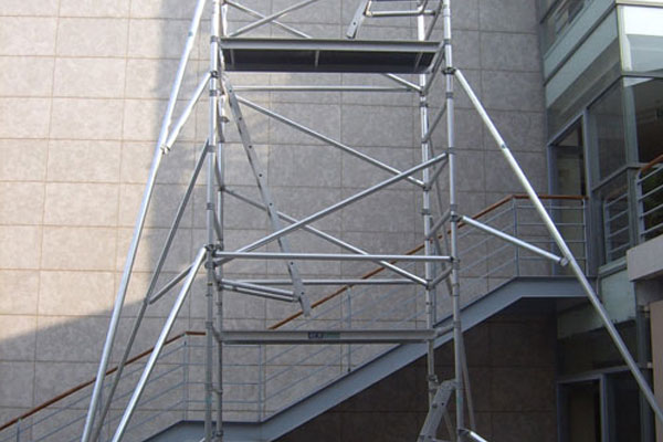 铝合金脚手架各类型爬梯特点及上下爬梯安全规范